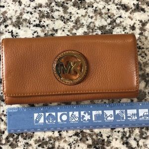 🤎🤎Michael Kors Leather Long Wallet - Used 🤎🤎